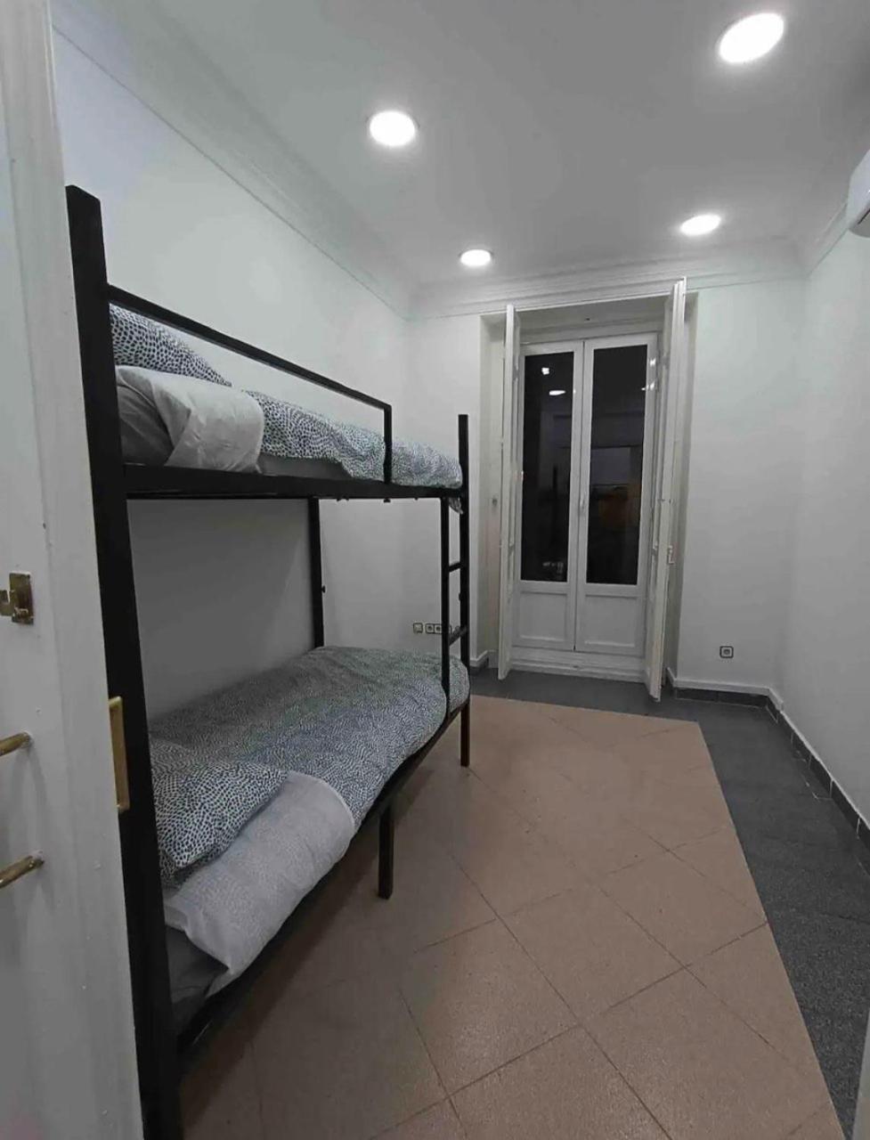 Parsa Residencial House Hotell Madrid Exteriör bild