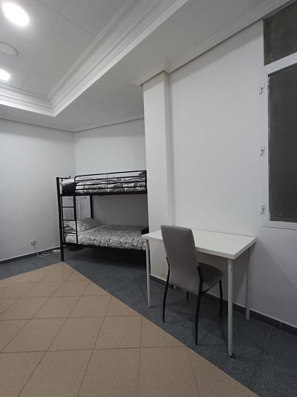 Parsa Residencial House Hotell Madrid Exteriör bild