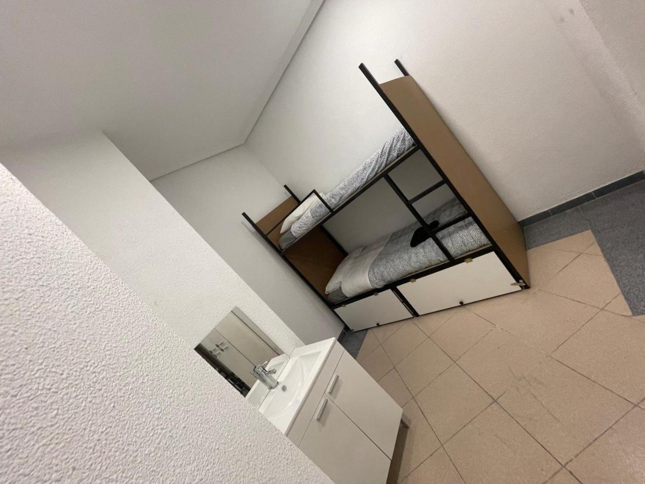 Parsa Residencial House Hotell Madrid Exteriör bild