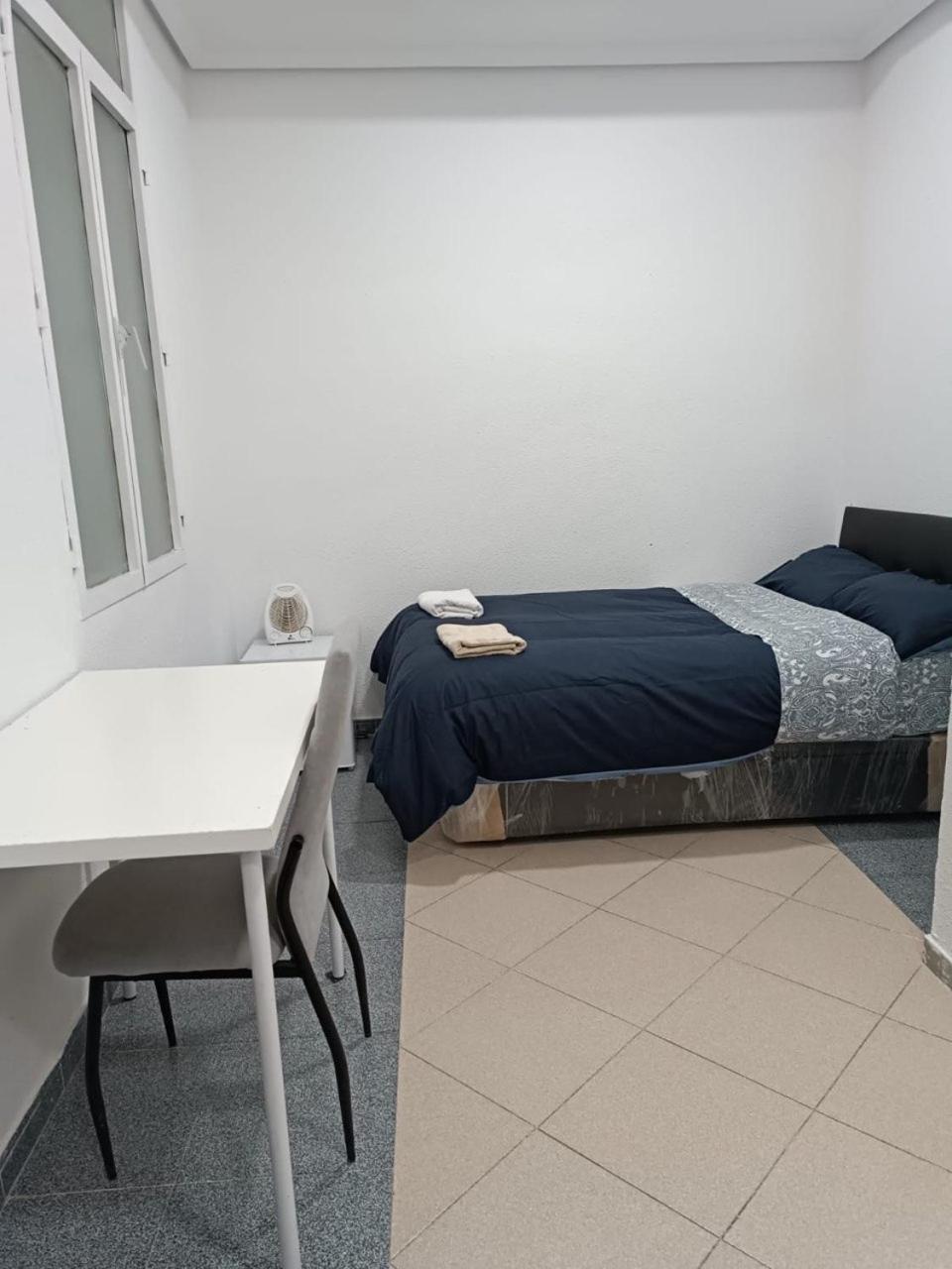 Parsa Residencial House Hotell Madrid Exteriör bild