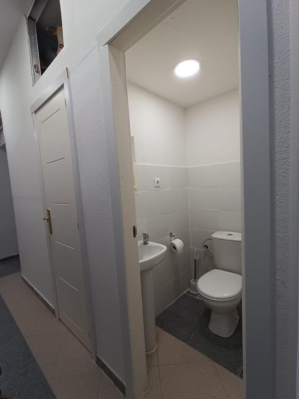 Parsa Residencial House Hotell Madrid Exteriör bild